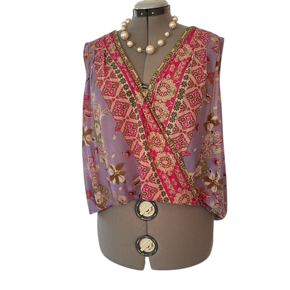 Free People Havana Blue Floral Print
Sleeveless Surplice top, sz large - Picture 4 of 8